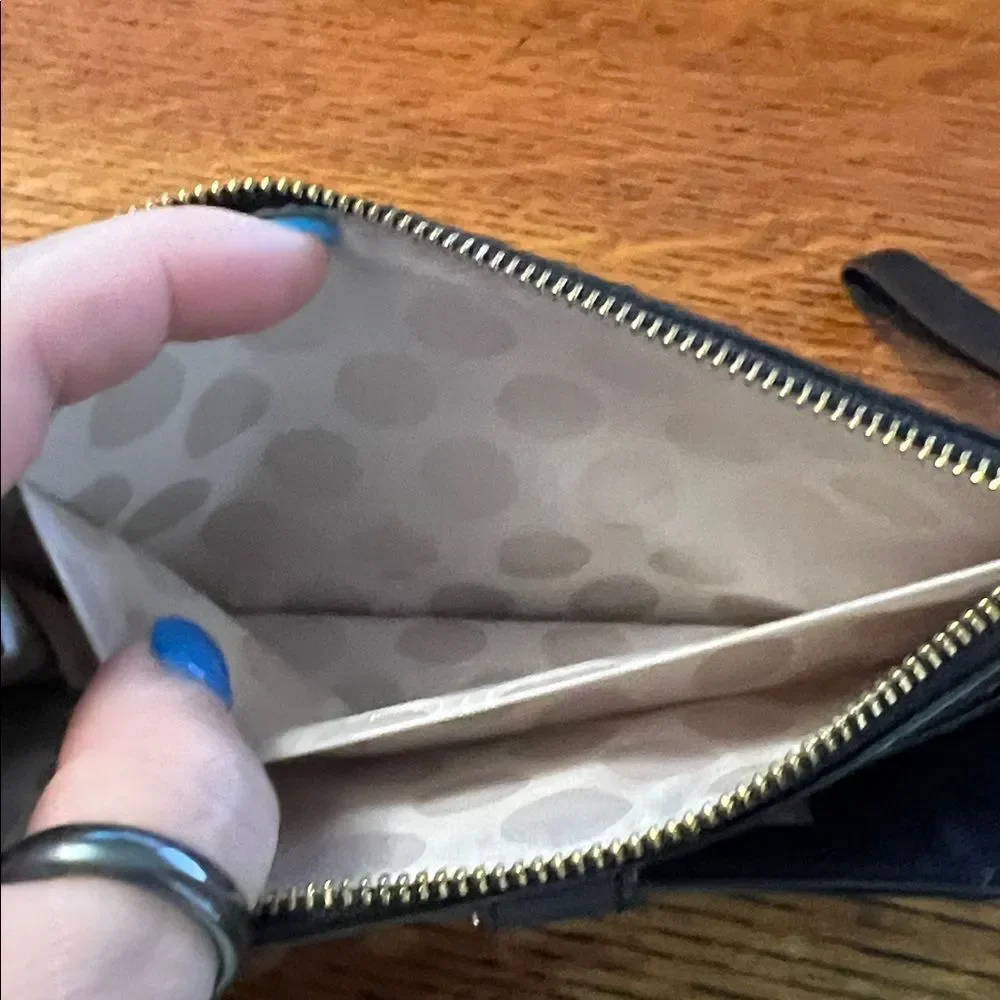 Kate Spade saffiano cross grain black leather wristlet wallet with gold tone